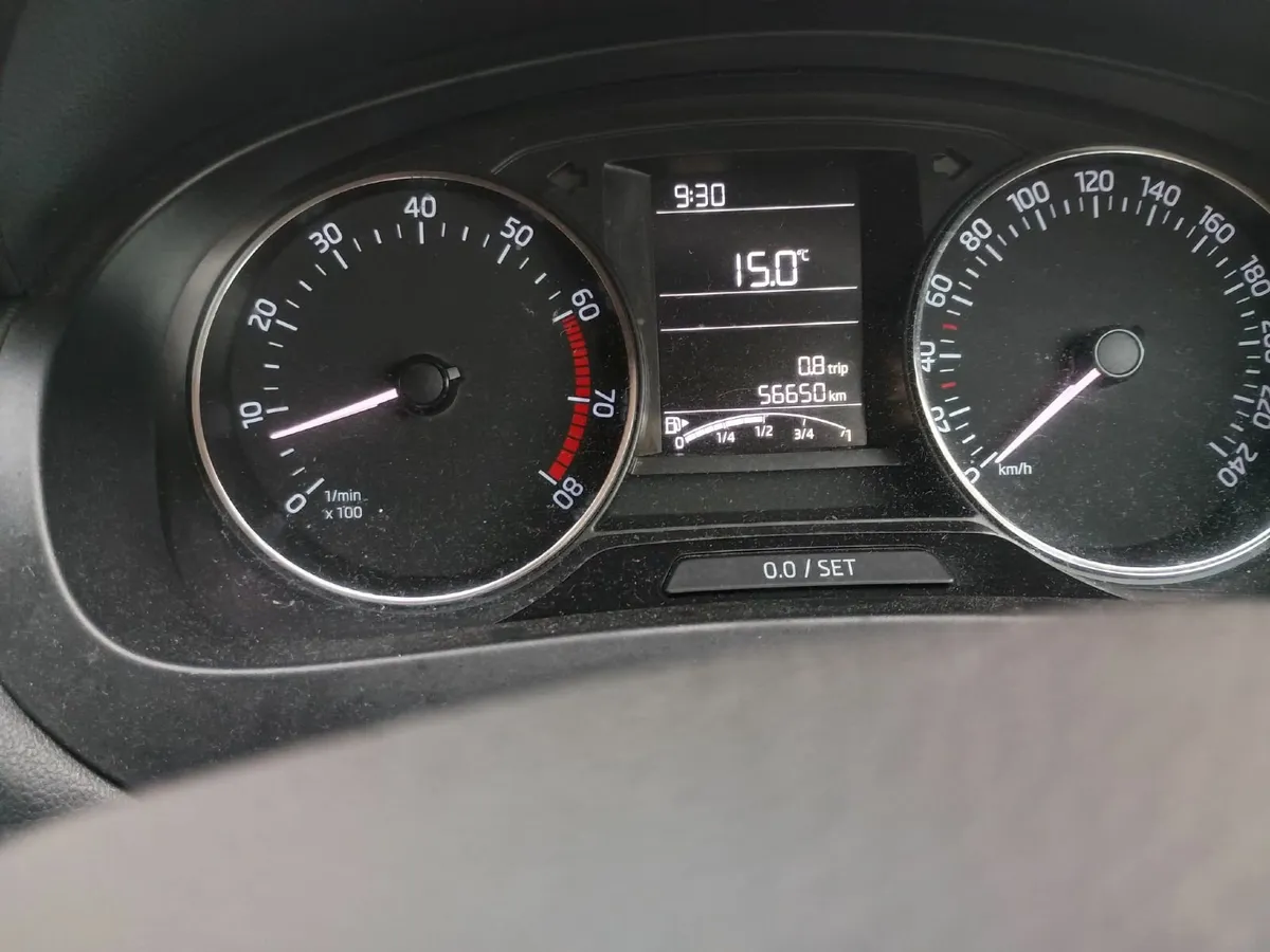 Skoda Rapid 2017 - Image 2