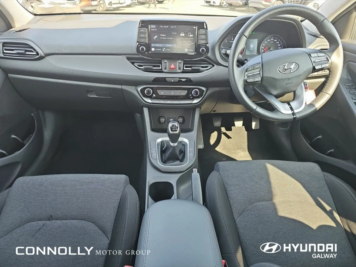 Hyundai i30 Diesel Deluxe - Image 4