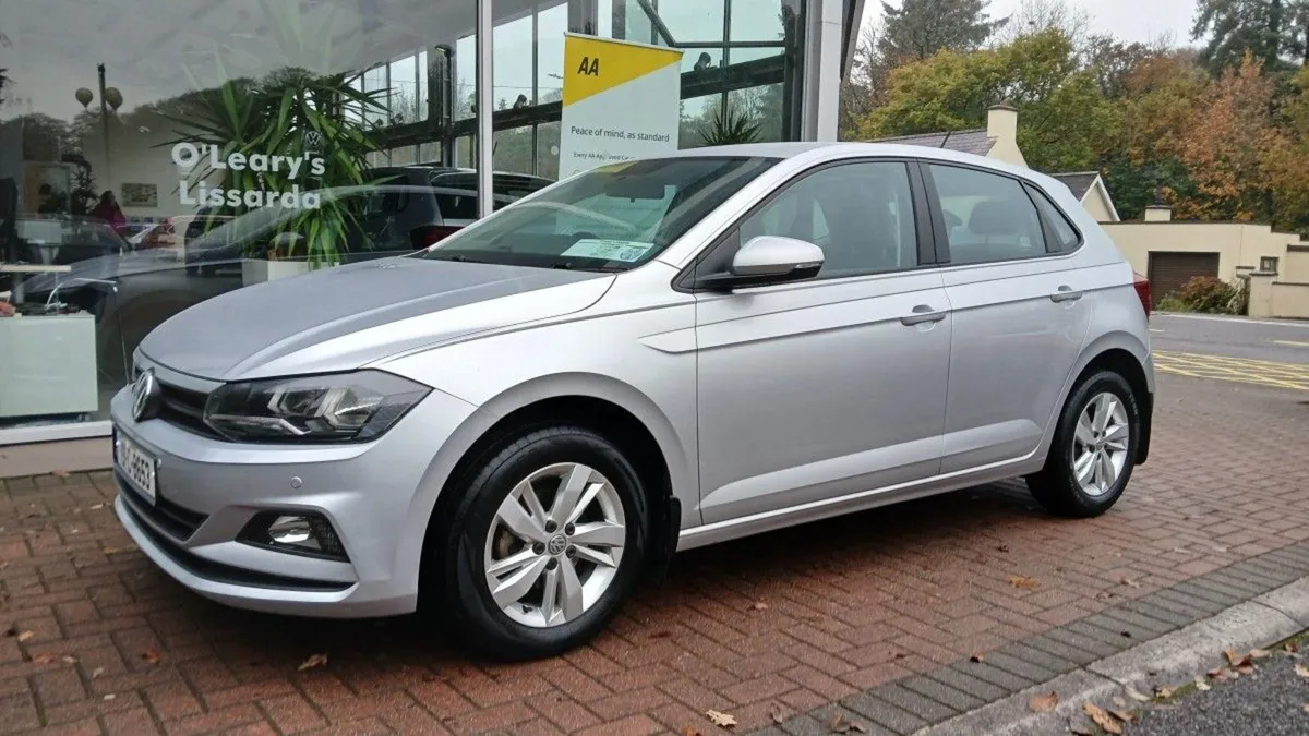 Volkswagen Polo 1.0 TSI 95hp Trendline  Fsh  1 Ow - Image 2