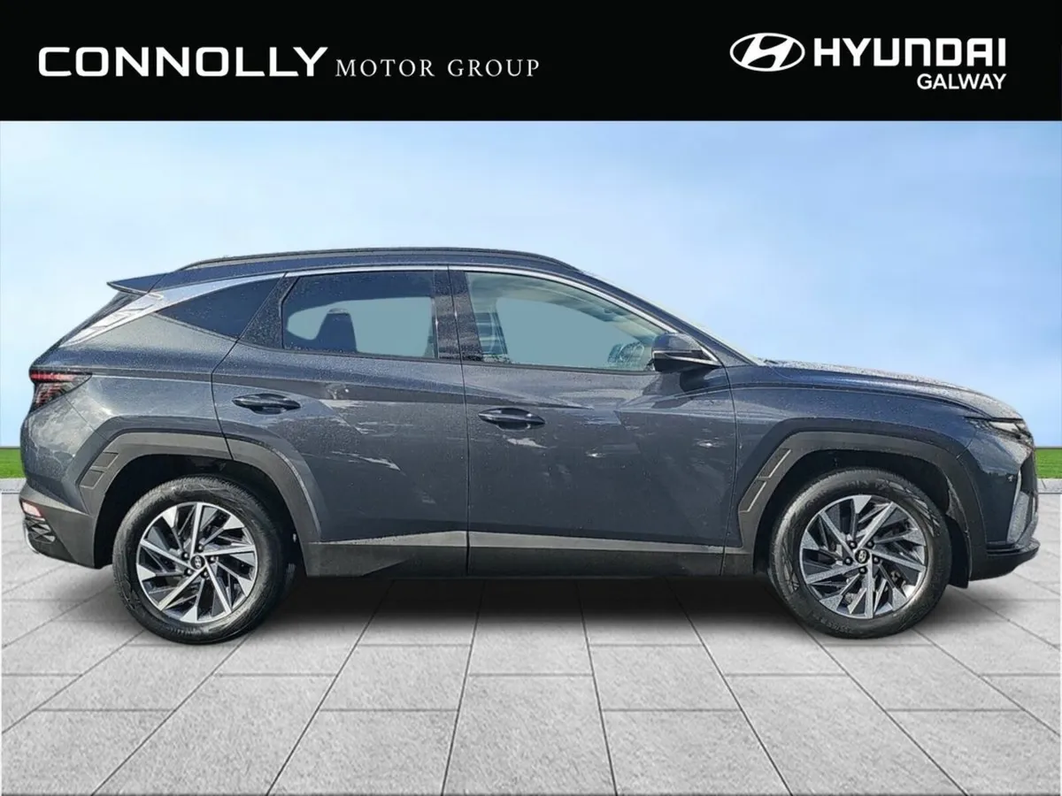 Hyundai Tucson 2WD Executive Plus - Image 3