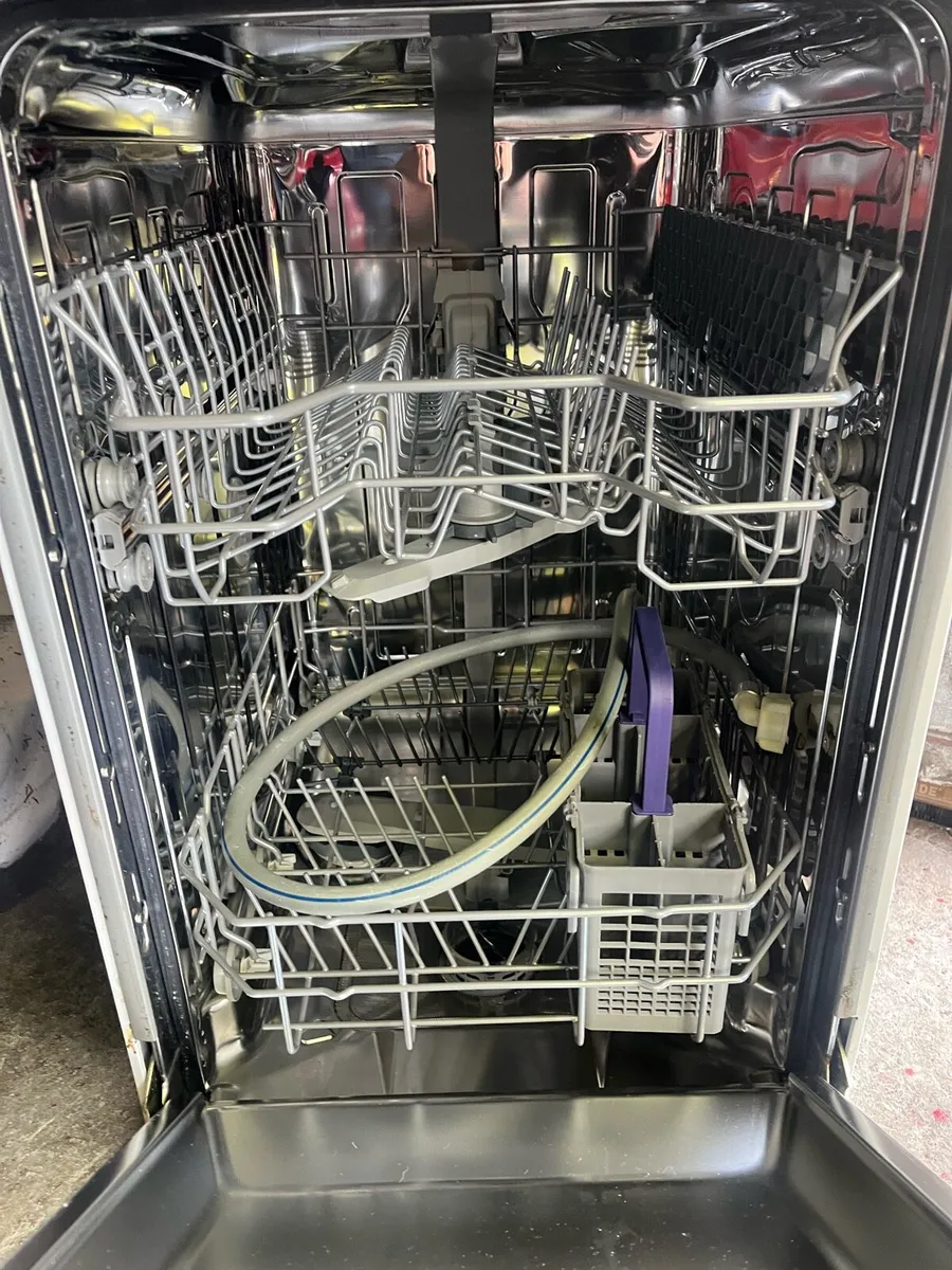 Dishwasher - Image 2