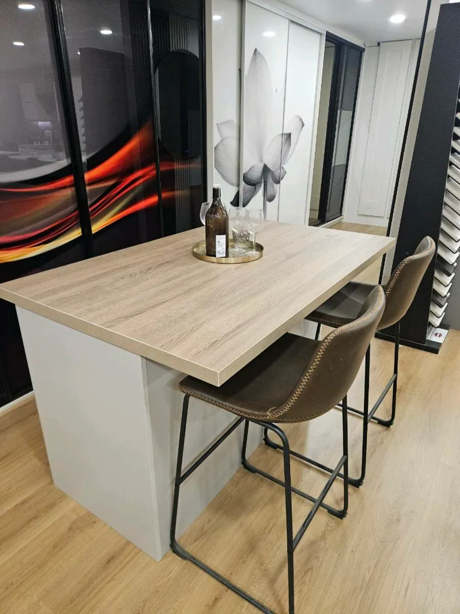 Kitchen islands - Image 4