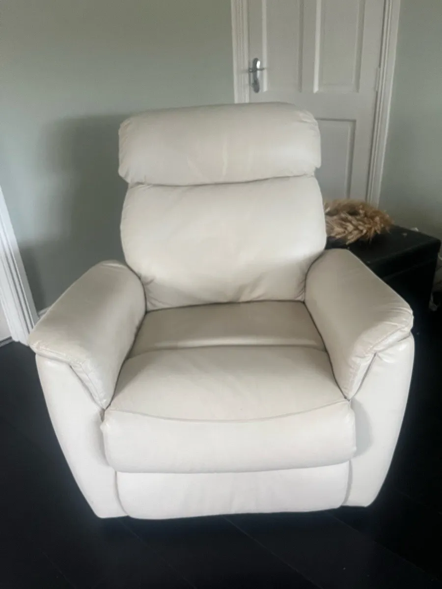 3 piece leather sofa - Image 2