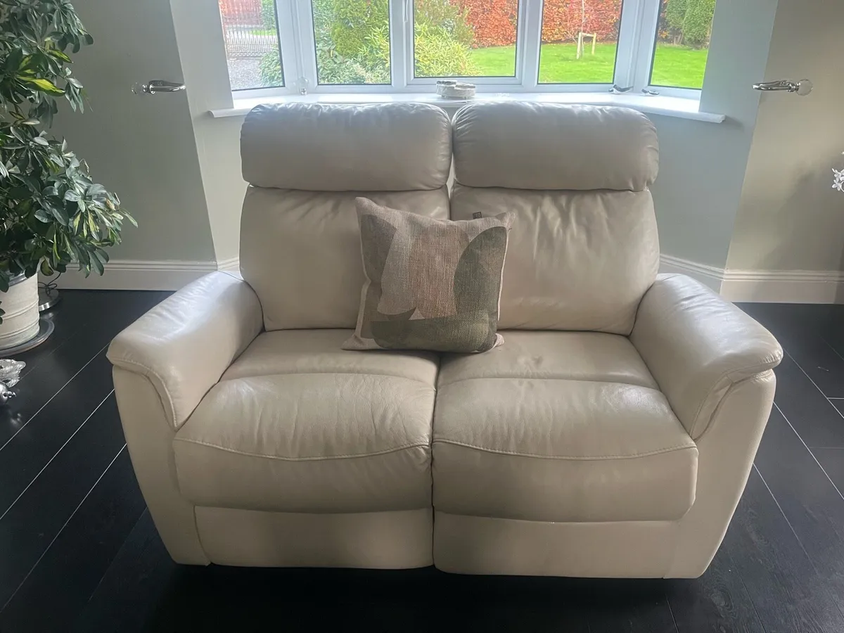 3 piece leather sofa - Image 1