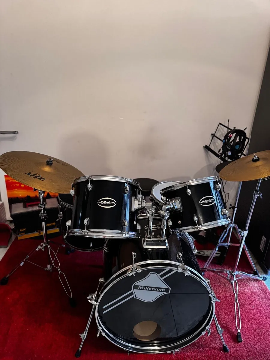 Drum set 8 pieces, in good condition - Image 1