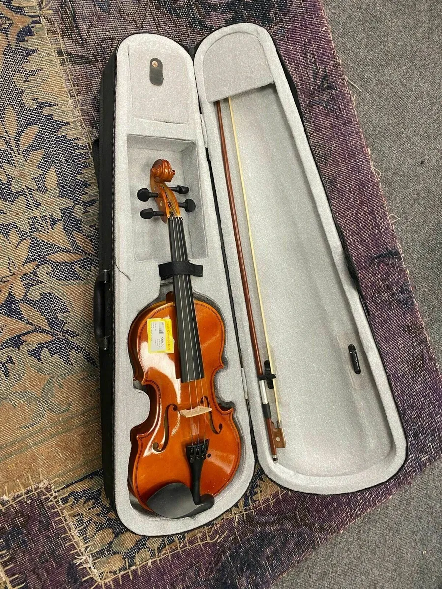 Violin with bow and case - Image 1