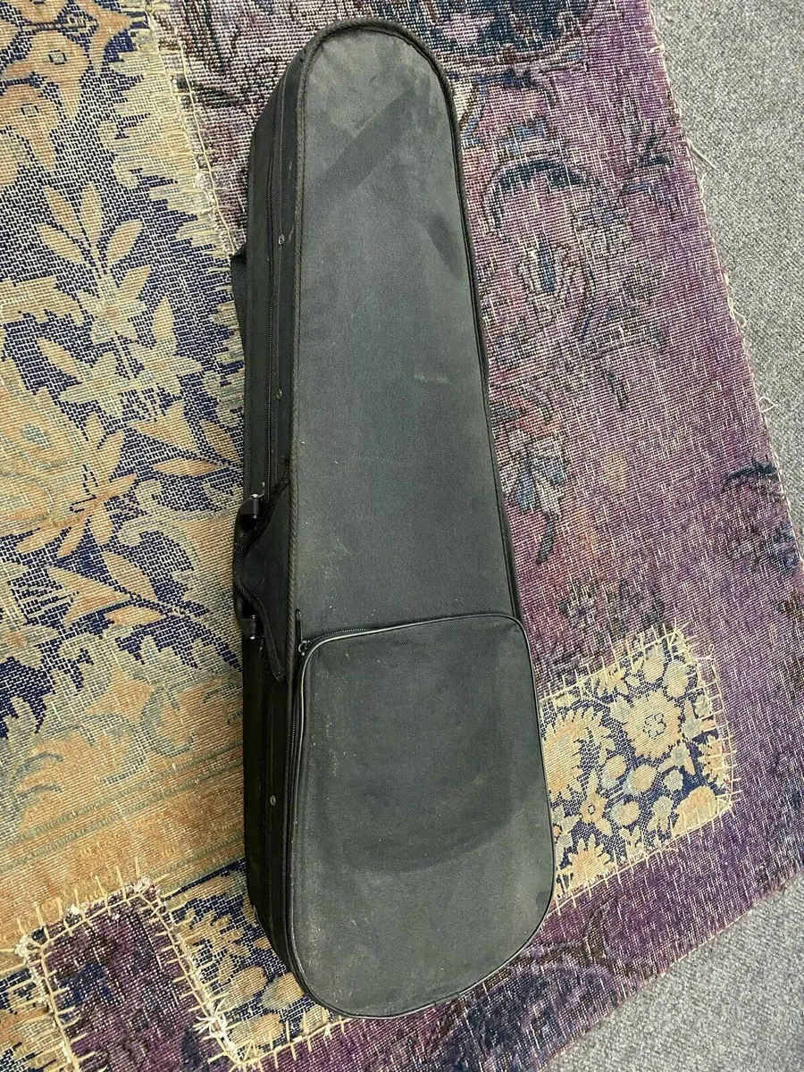 Violin with bow and case - Image 2