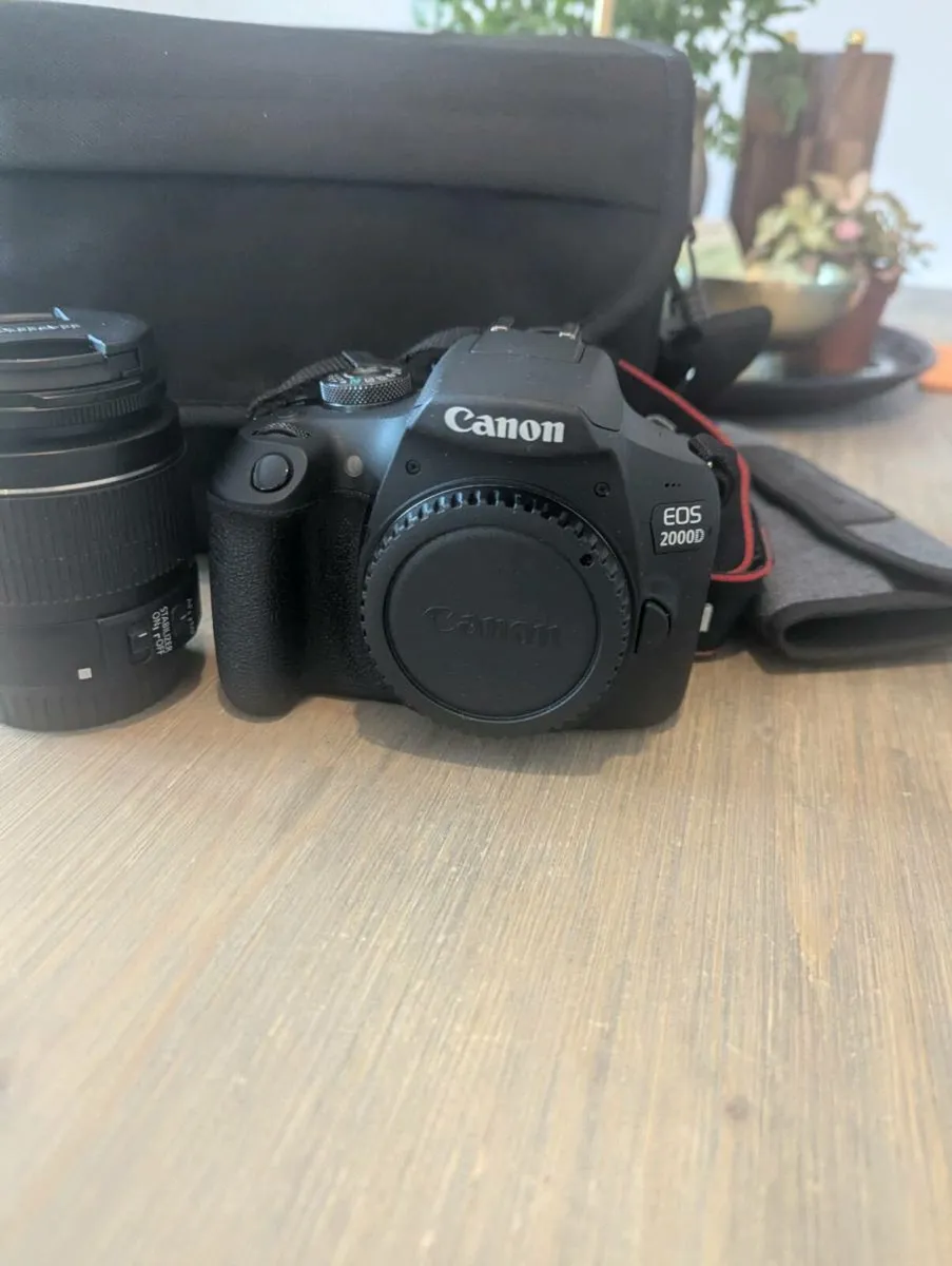 Canon EOS 2000D Camera with EF-S 18-55mm IS II Len - Image 3