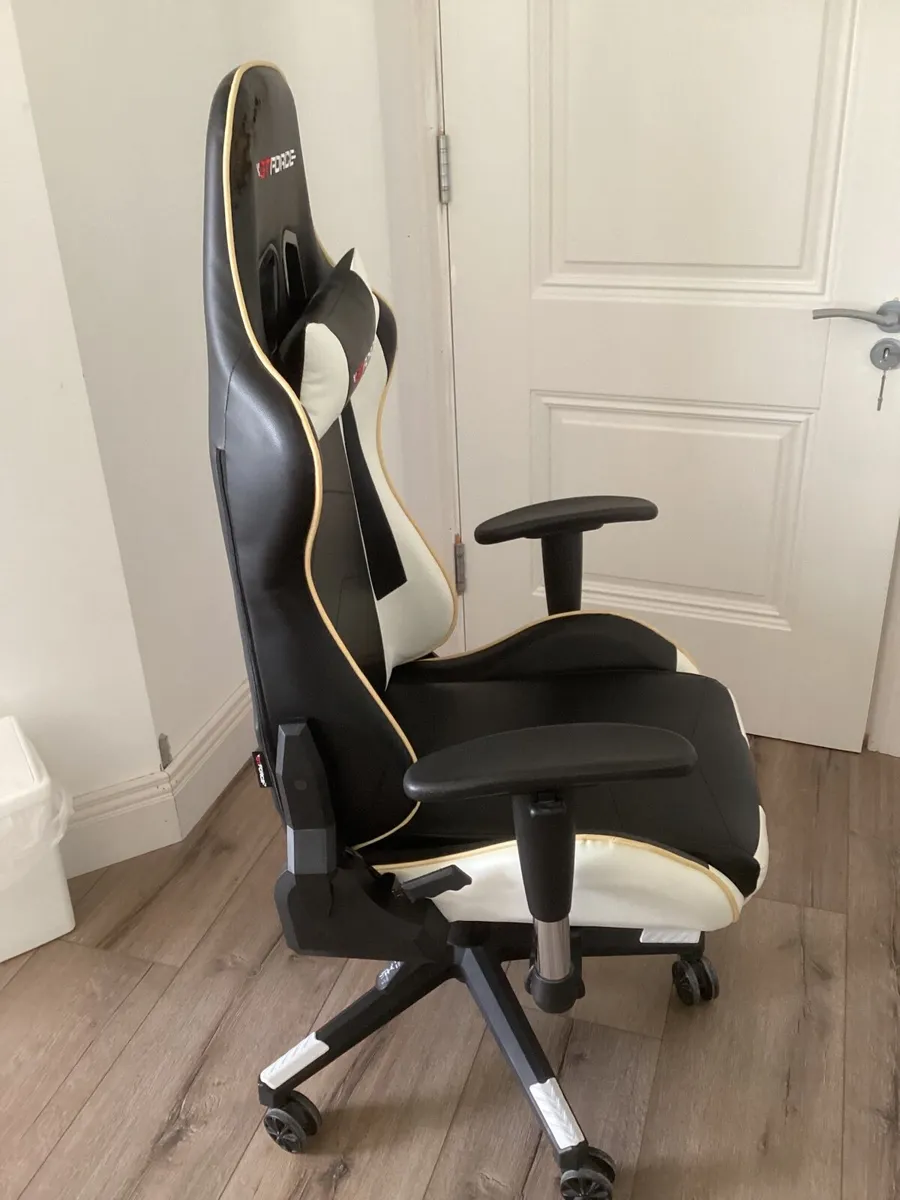 Gaming chair - Image 1