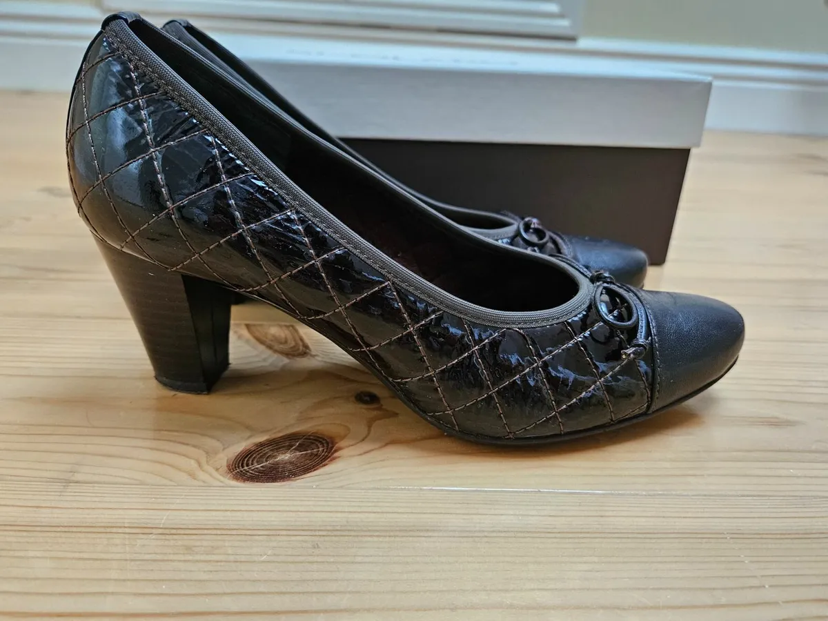 Women's Shoes Brown Size 37 - Image 1