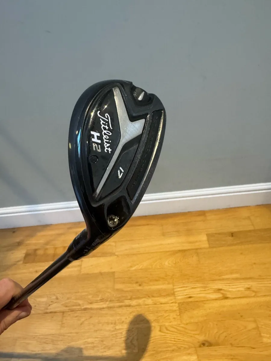 Titleist H2 / 17 degree / rogue stiff shaft - Image 4