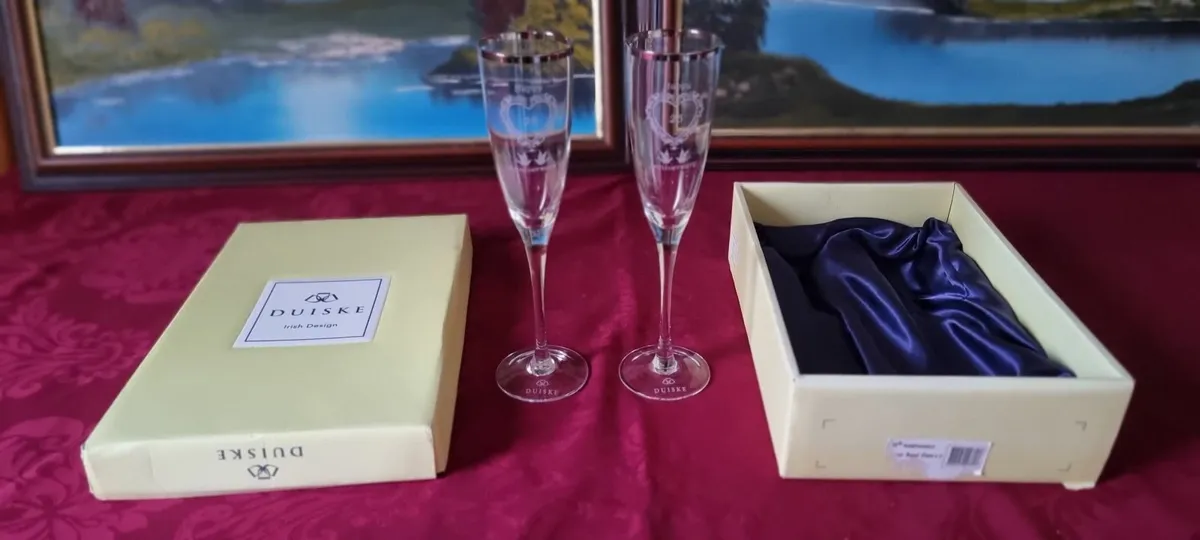 New Duiske Glass 25thAnniversary SilverBand Flutes - Image 1