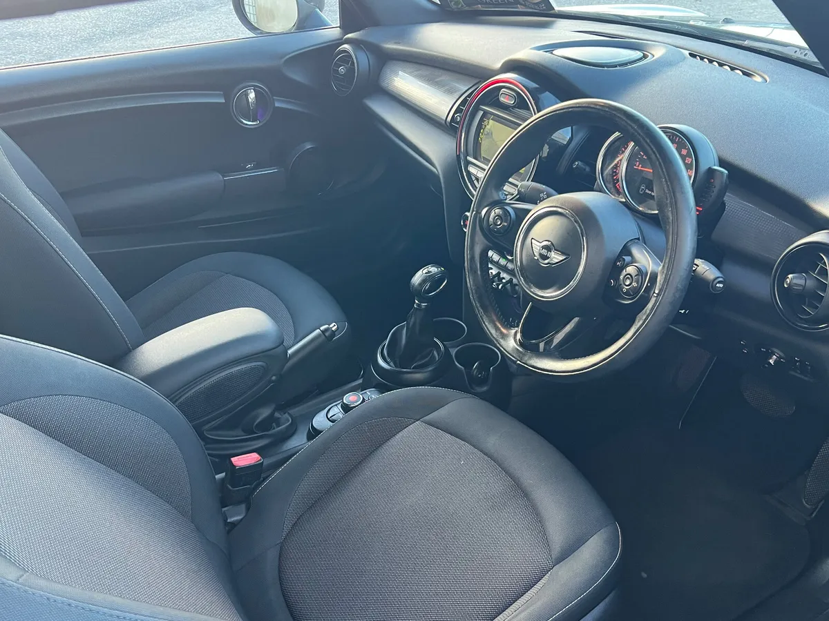 Mini Cooper Auto Converible - Image 4