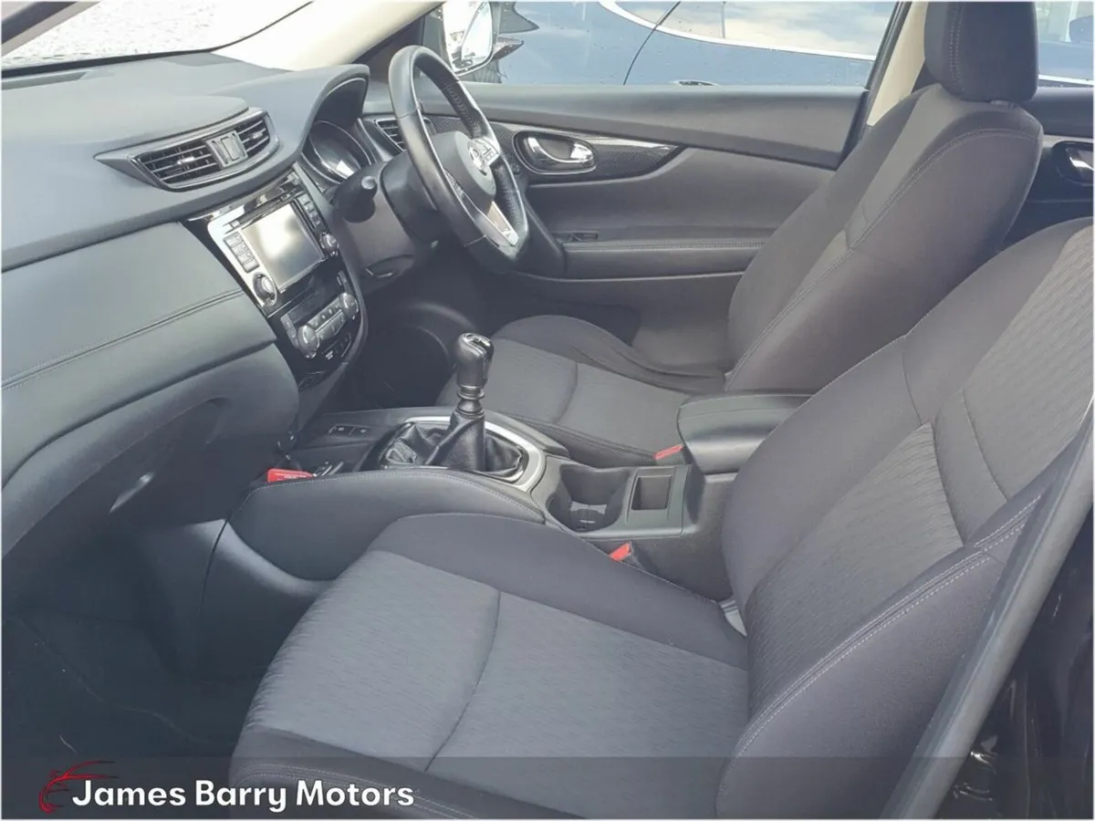 Nissan X-Trail 1.6d SV 7 Seats - Image 3