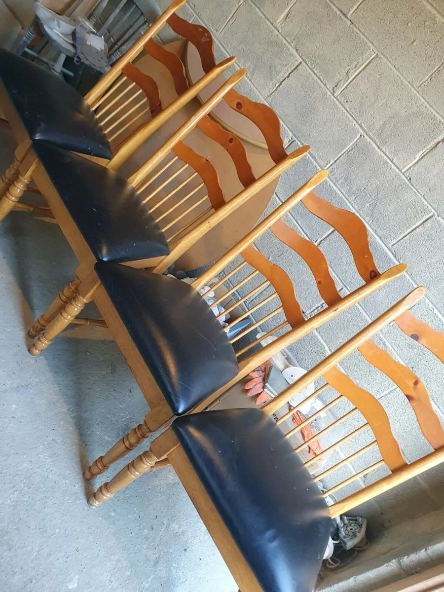 Set of 4 solid wood dining chai - Image 2