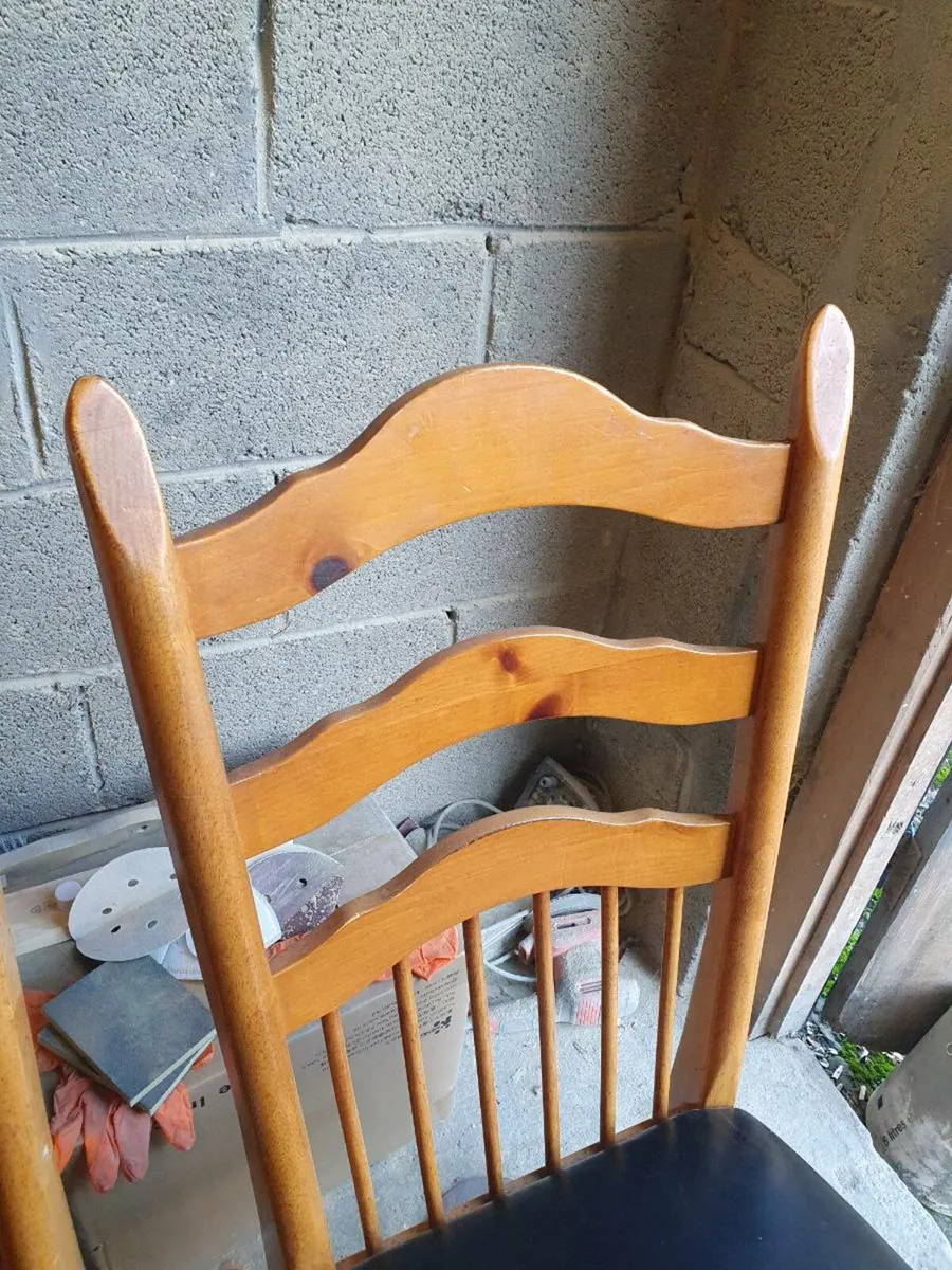 Set of 4 solid wood dining chai - Image 3