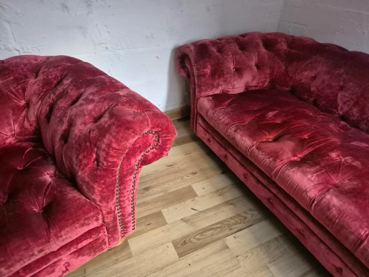 Chesterfield sofas .Delivery - Image 4