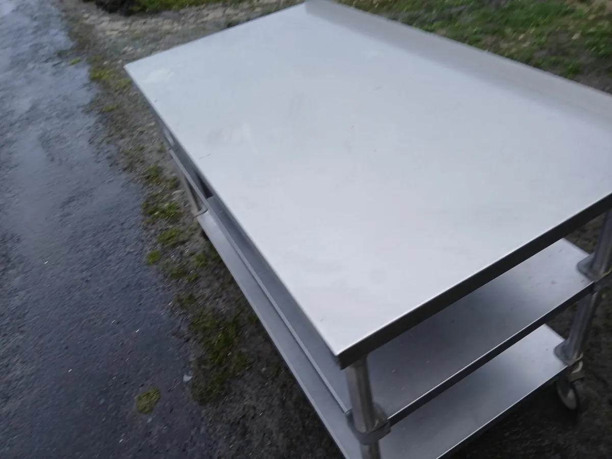 Staneless steel cabbinet table/on wheels del - Image 1