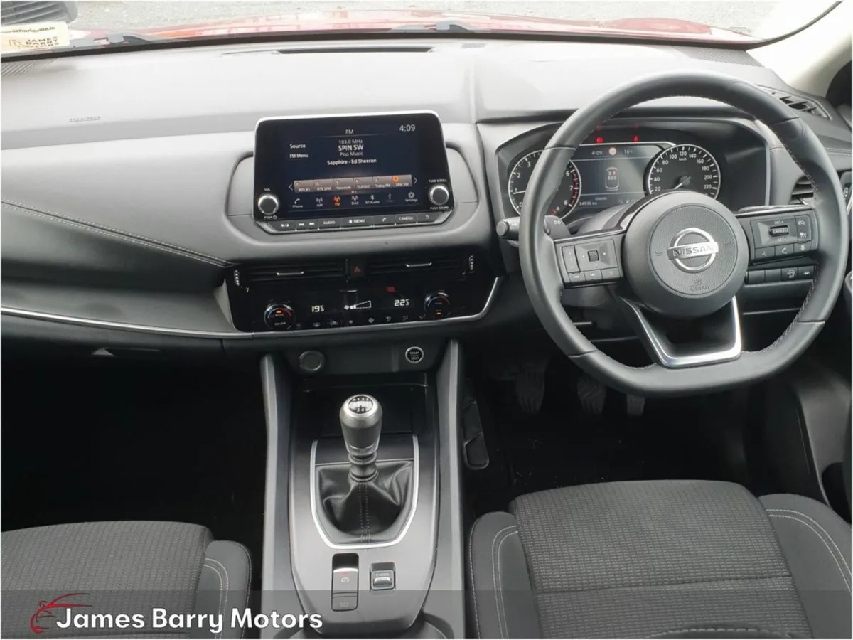 Nissan Qashqai 1.3 PET MILD HYBRID SV - Image 3