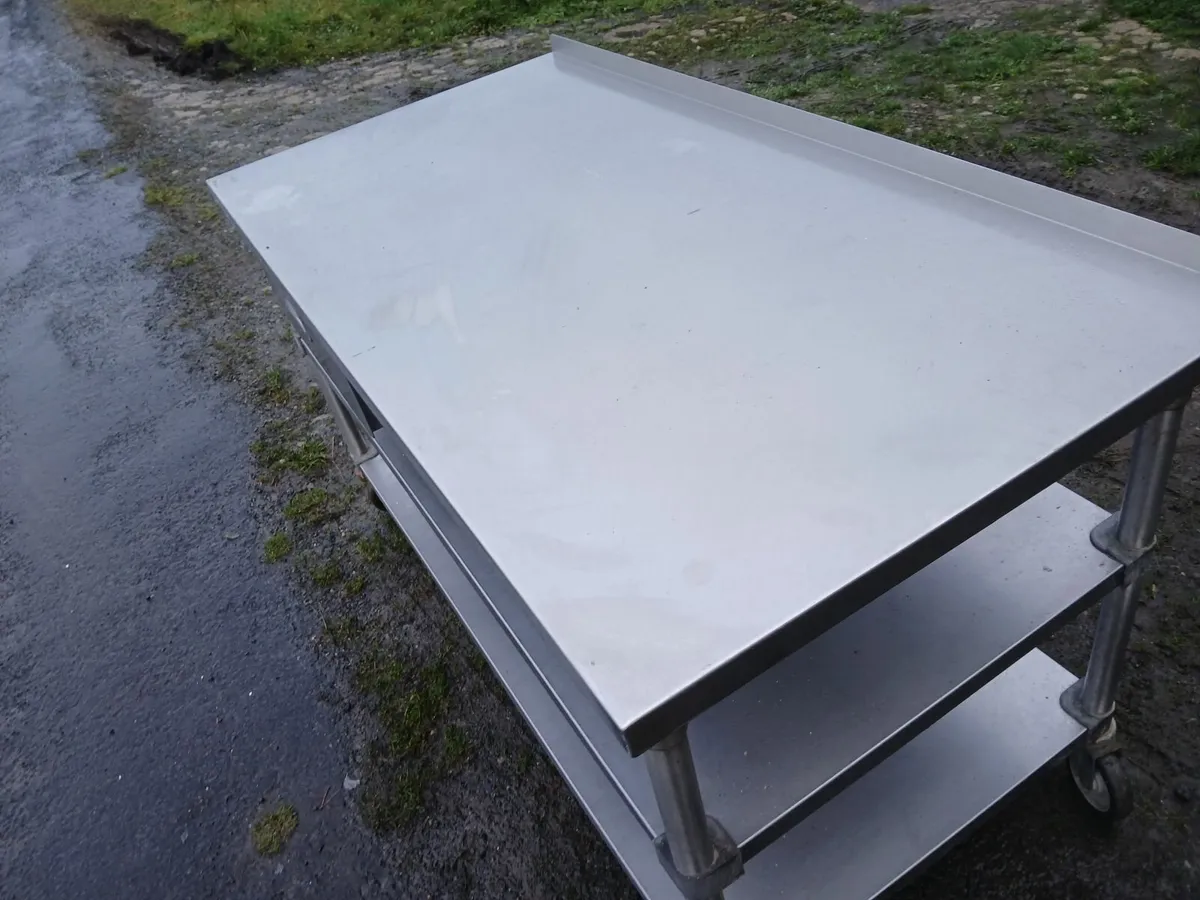 Staneless steel cabbinet table/on wheels del - Image 2