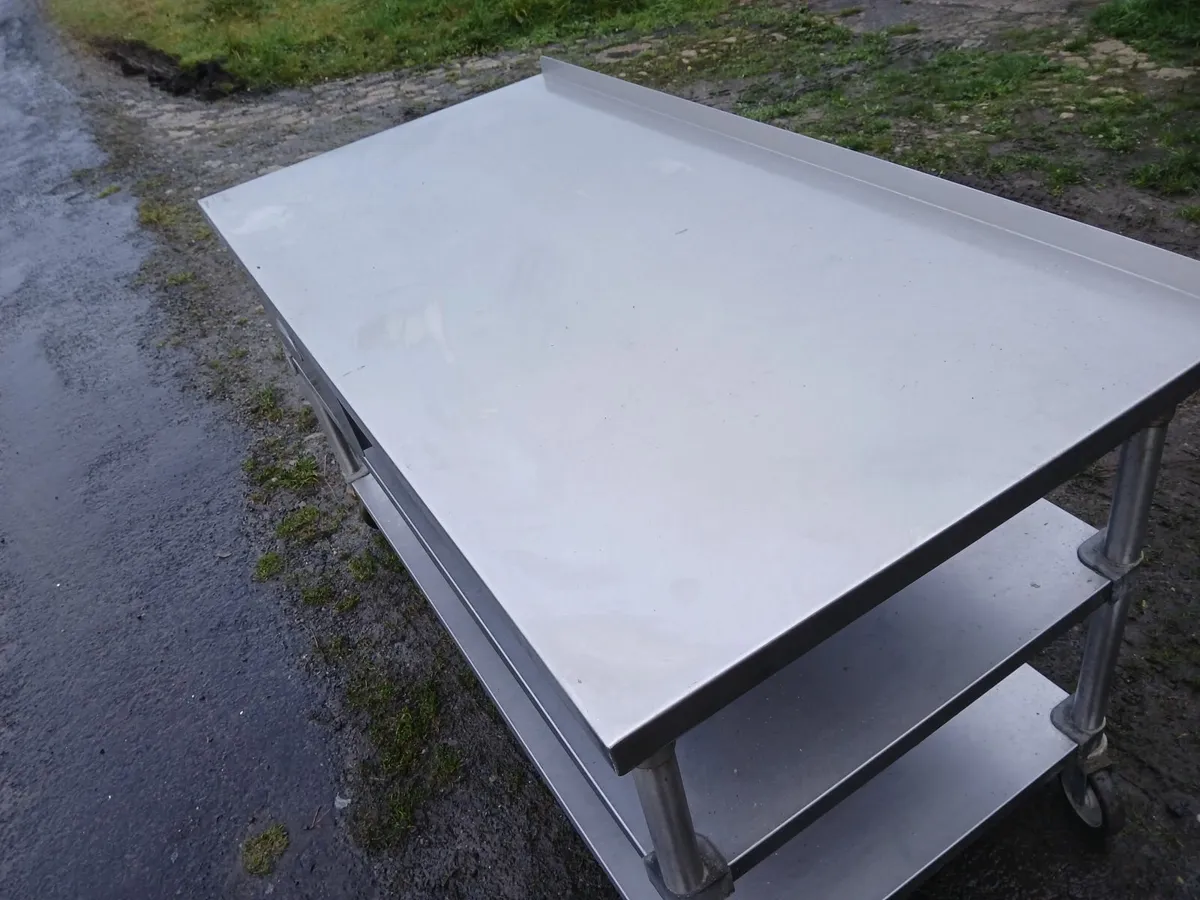 Staneless steel cabbinet table/on wheels del - Image 3