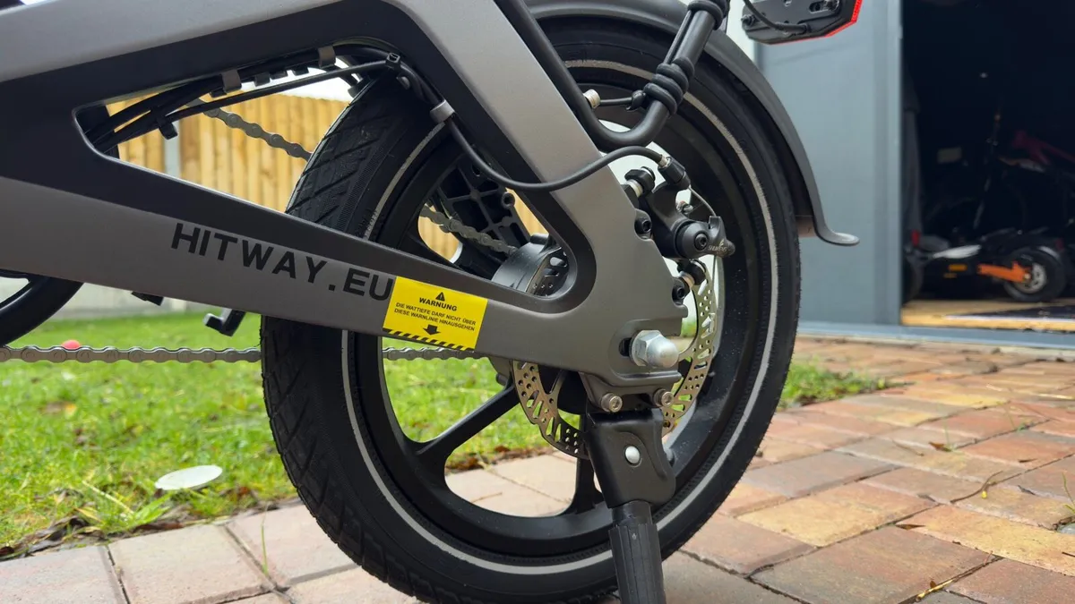 Hitway BK2 e-bike (USED ONCE FOR REVIEW) - Image 4