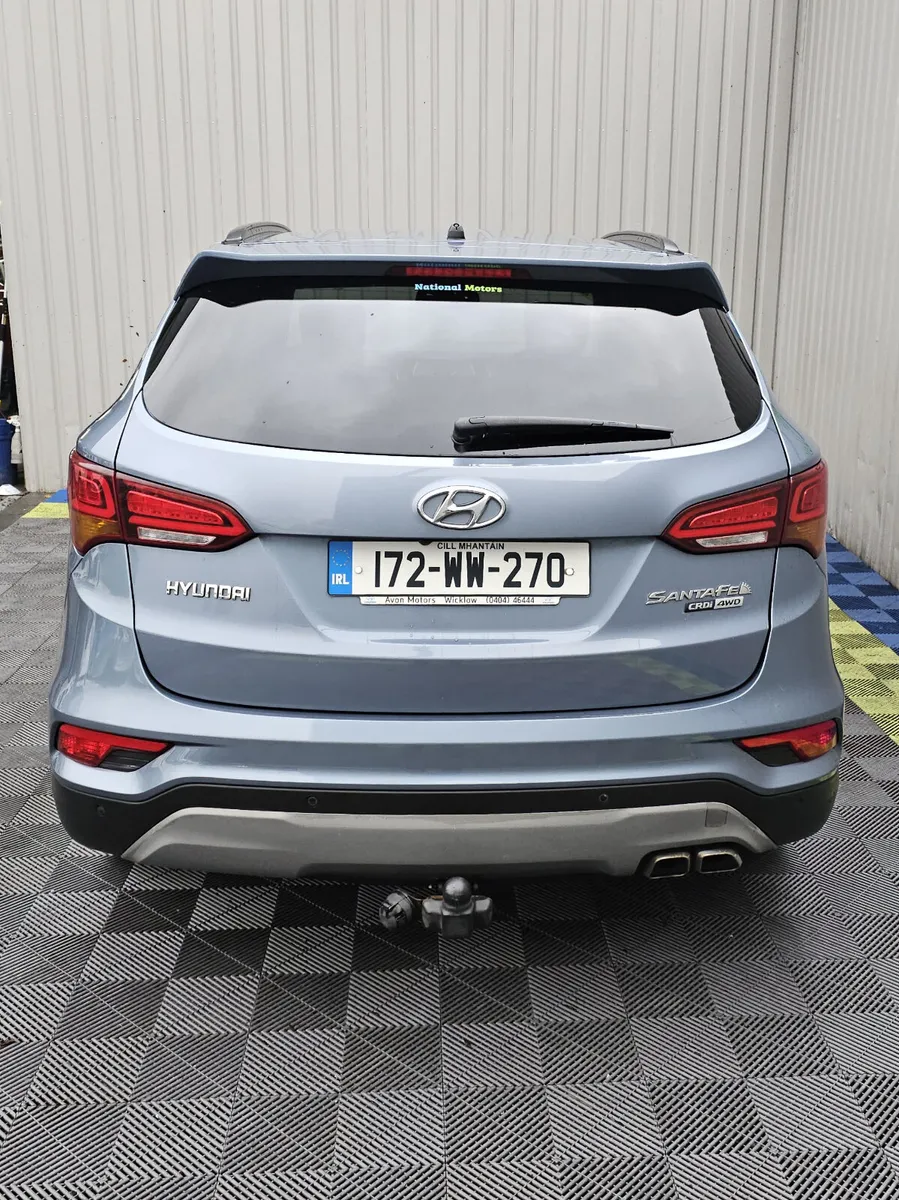 2017 Hyundai Santa Fe 2.2D CRDi 4WD Executive - Image 4