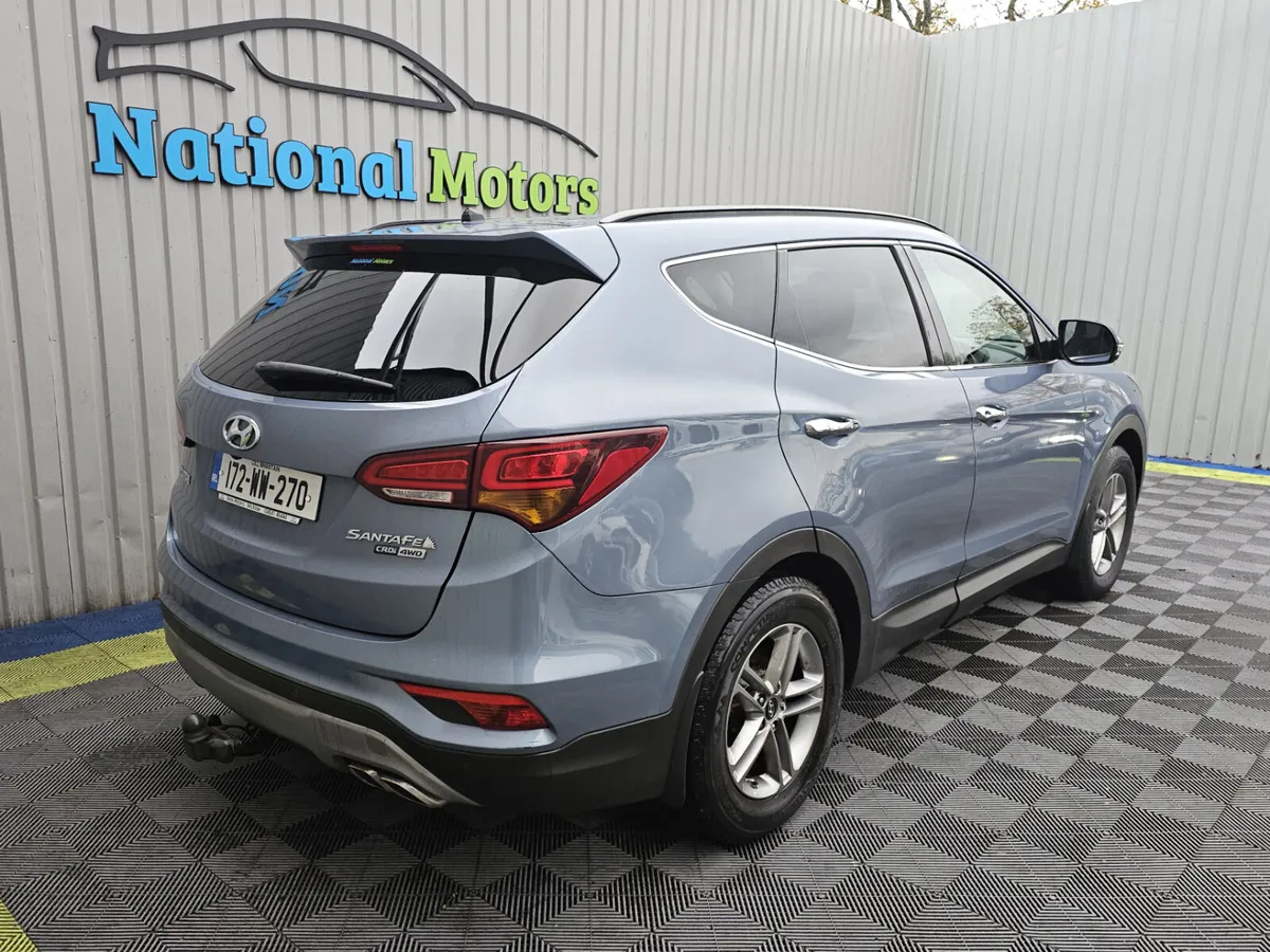 2017 Hyundai Santa Fe 2.2D CRDi 4WD Executive - Image 3