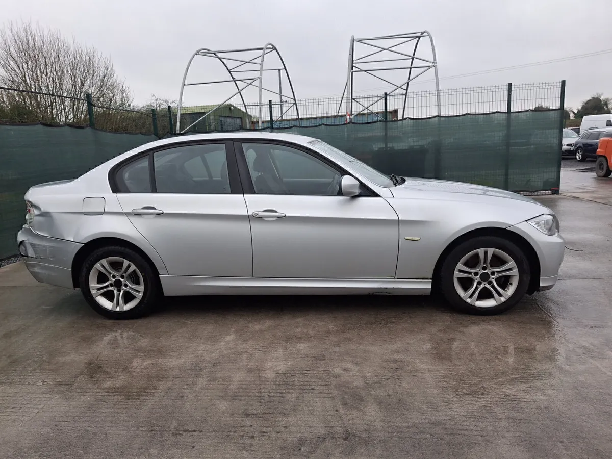 *2009 BMW 318 2.0 Diesel. Drive home - Image 4