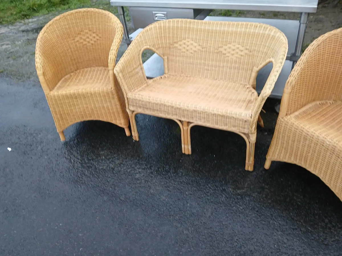 Chairs 💺 💺 💺....lot of (3)..caines suites  del - Image 1