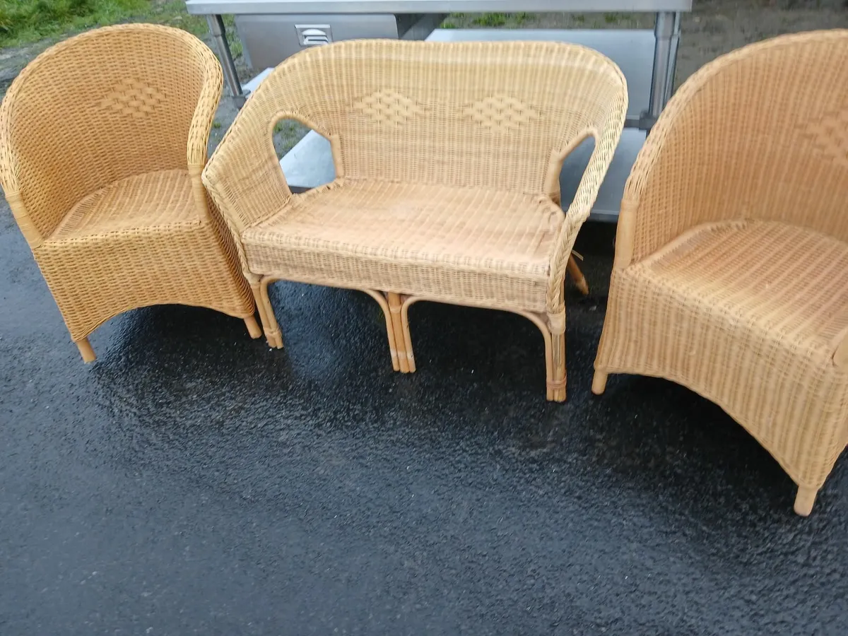 Chairs 💺 💺 💺....lot of (3)..caines suites  del - Image 3