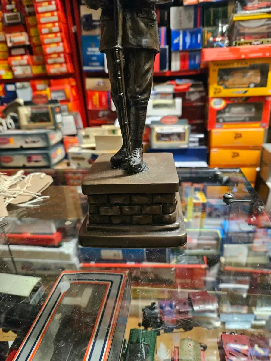 Reson Figure Tomb of the Unknown Soldier - Image 2