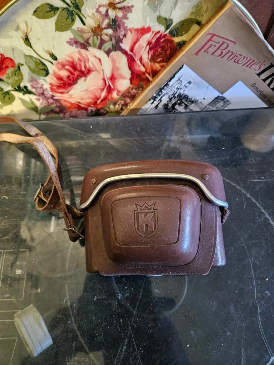 Vintage Retro Camera - Image 1