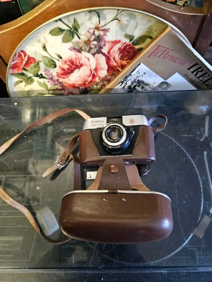 Vintage Retro Camera - Image 2