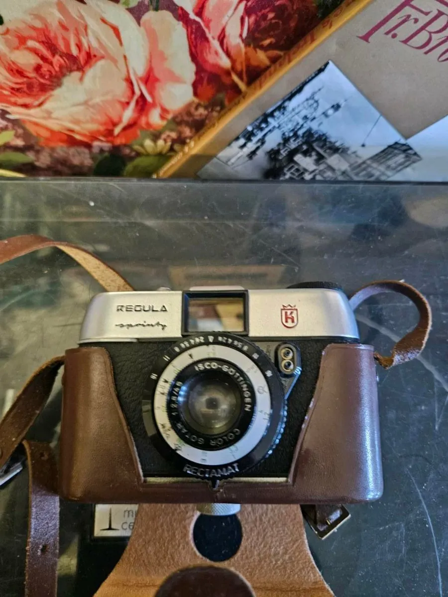 Vintage Retro Camera - Image 3