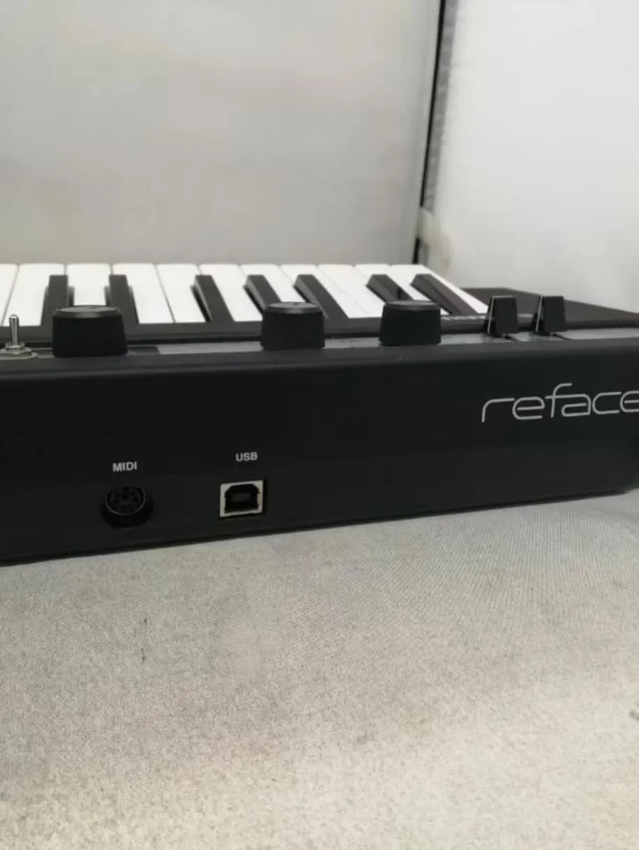 Yamaha Reface CP like new with bag sustain pedal - Image 3