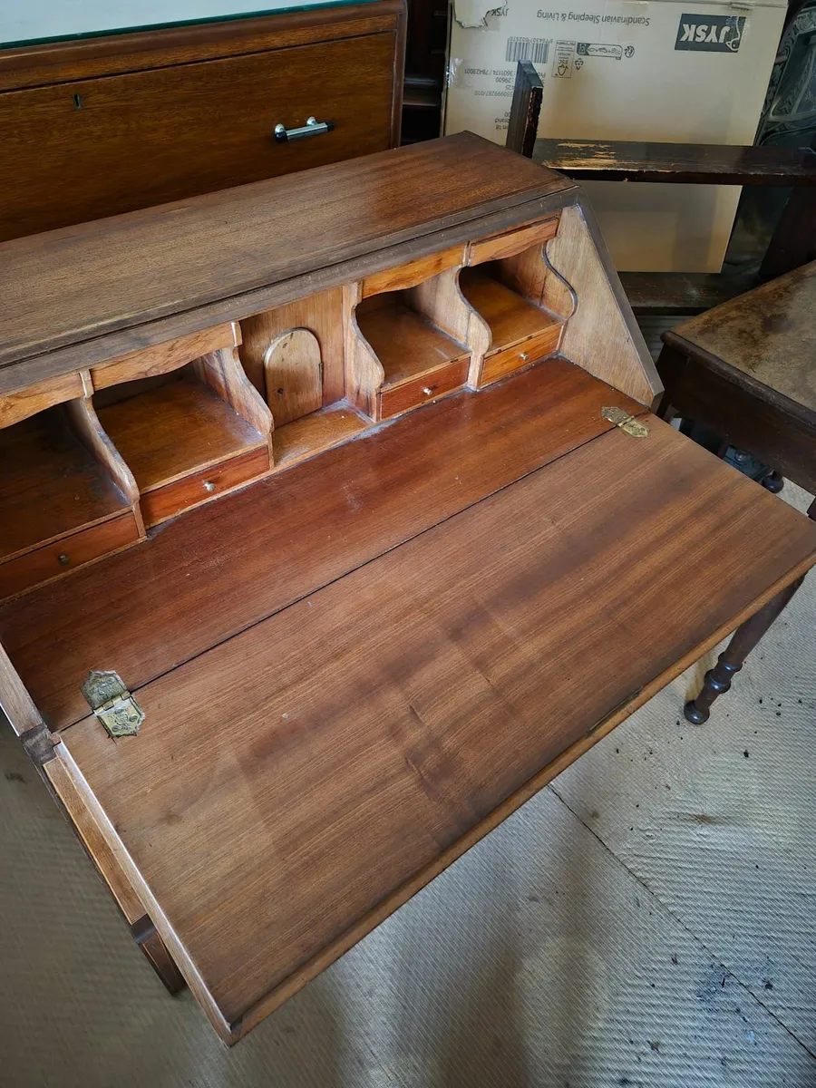 Elegant beaureau for sale - Image 2