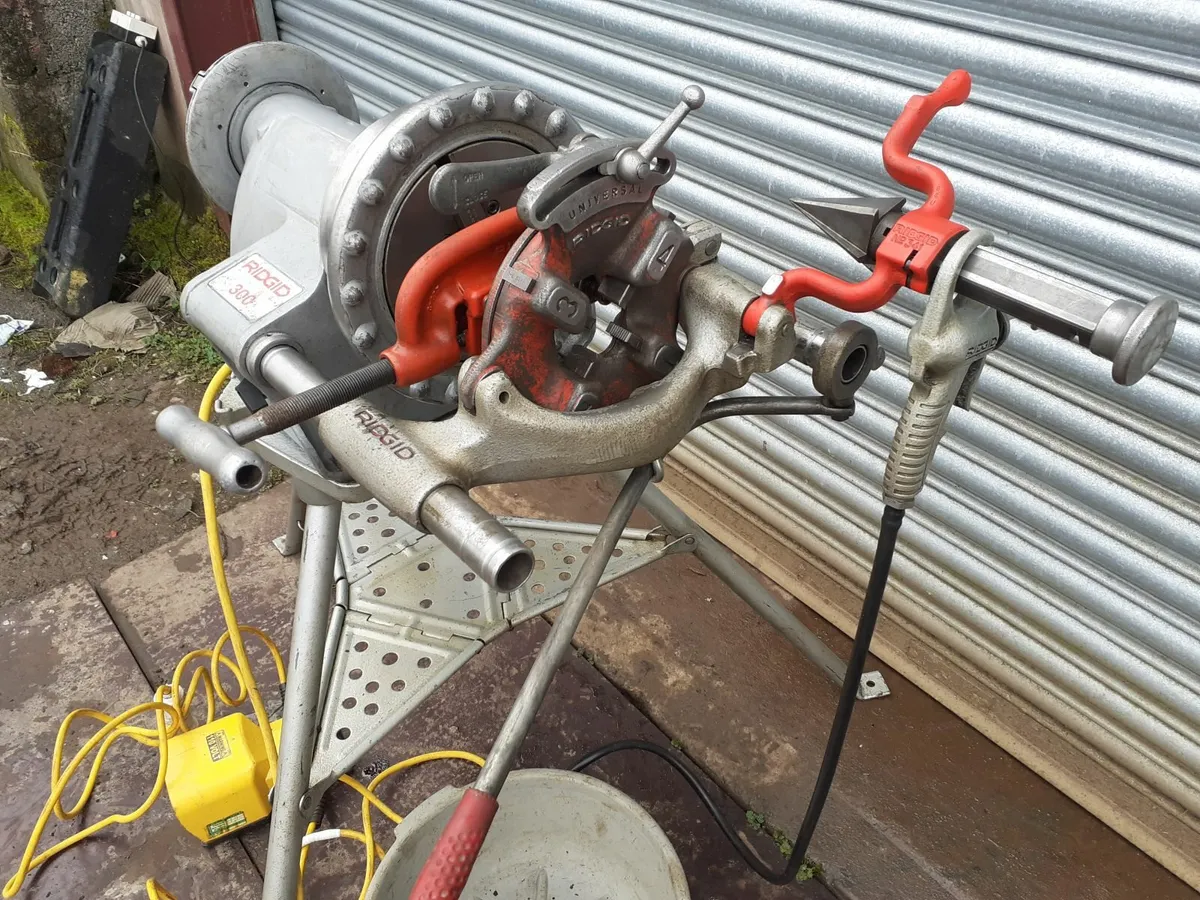 RIDGID 300 THREADING MACHINE - Image 4