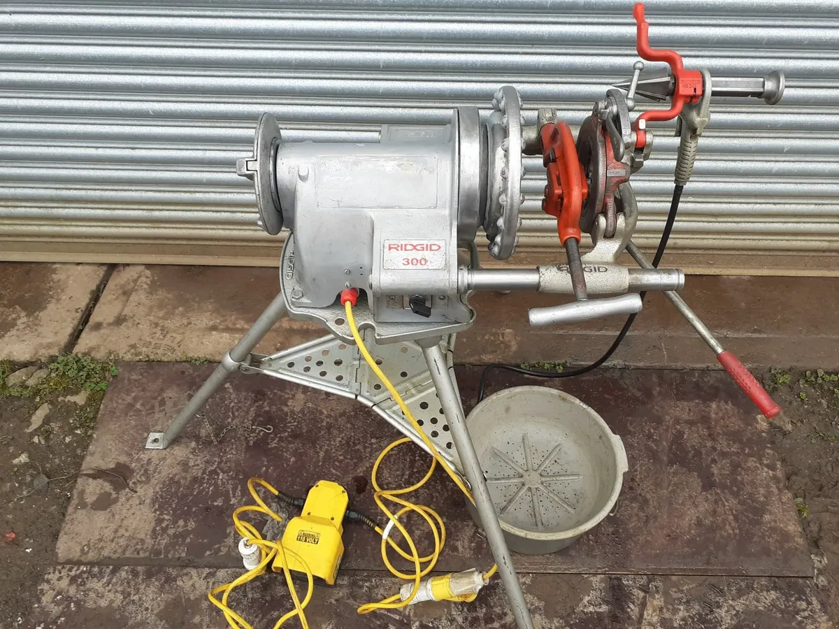 RIDGID 300 THREADING MACHINE - Image 1