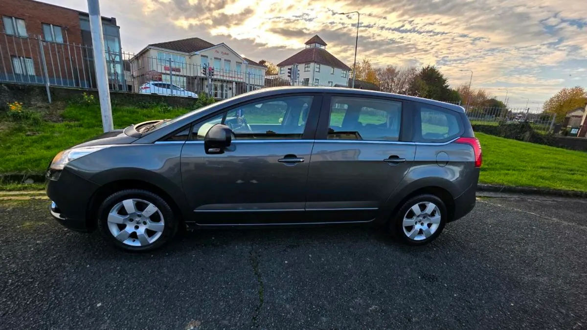 Peugeot 5008  7 seater - Image 1