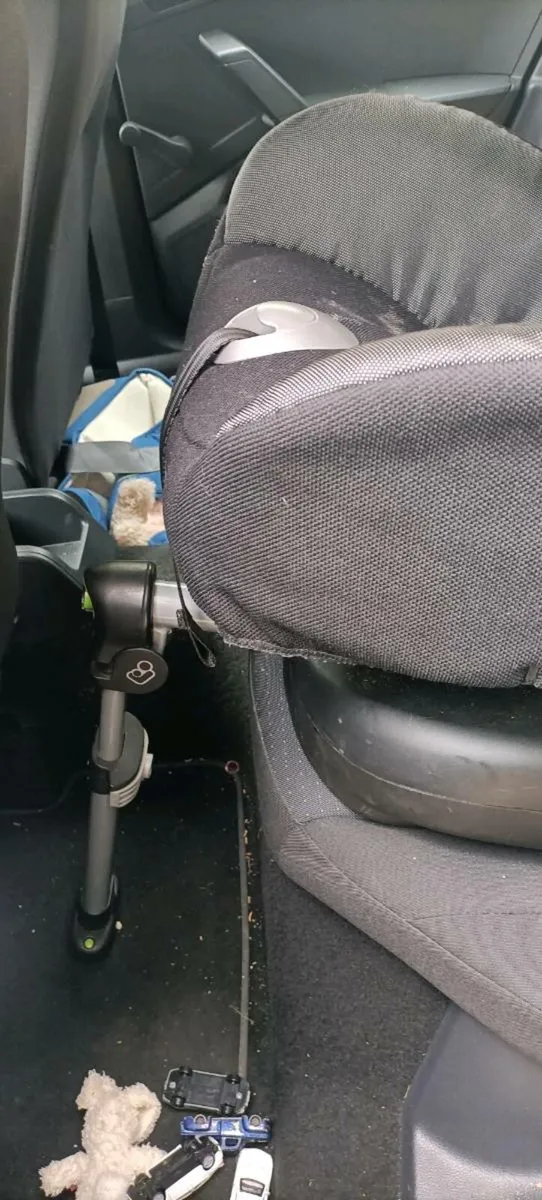Car seat - Image 2
