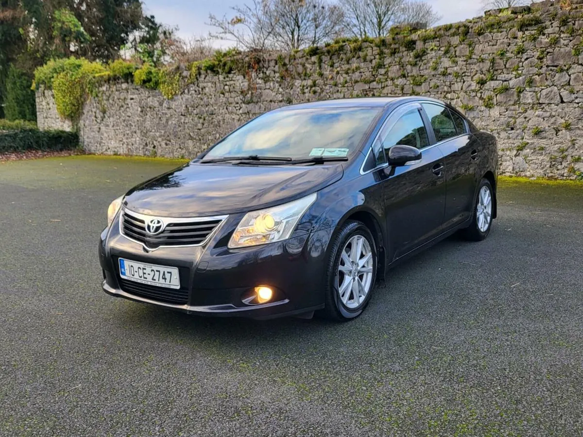 Toyota Avensis 2010 - Image 1