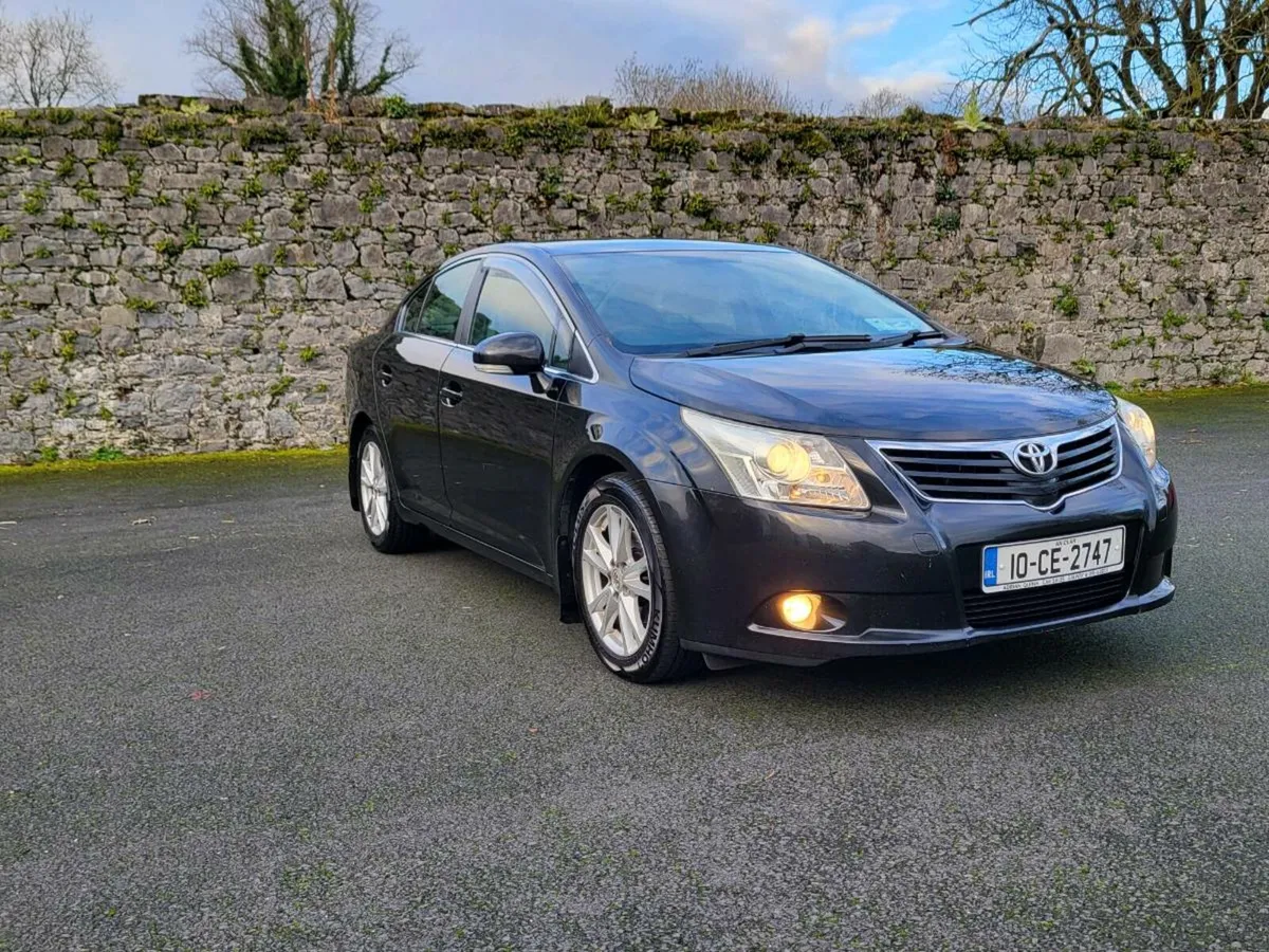 Toyota Avensis 2010 - Image 2