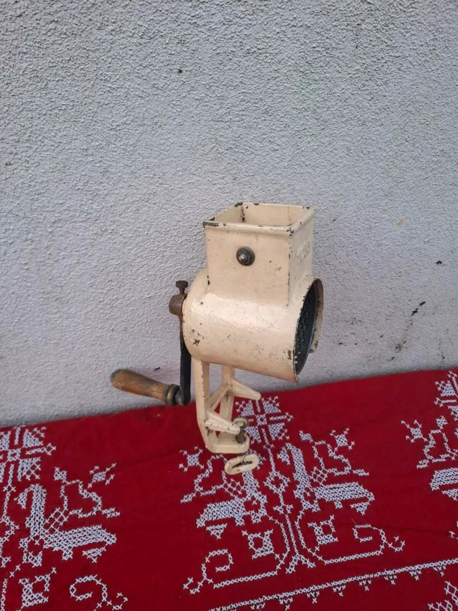 Vintage gratted cheese machine possible to post - Image 1