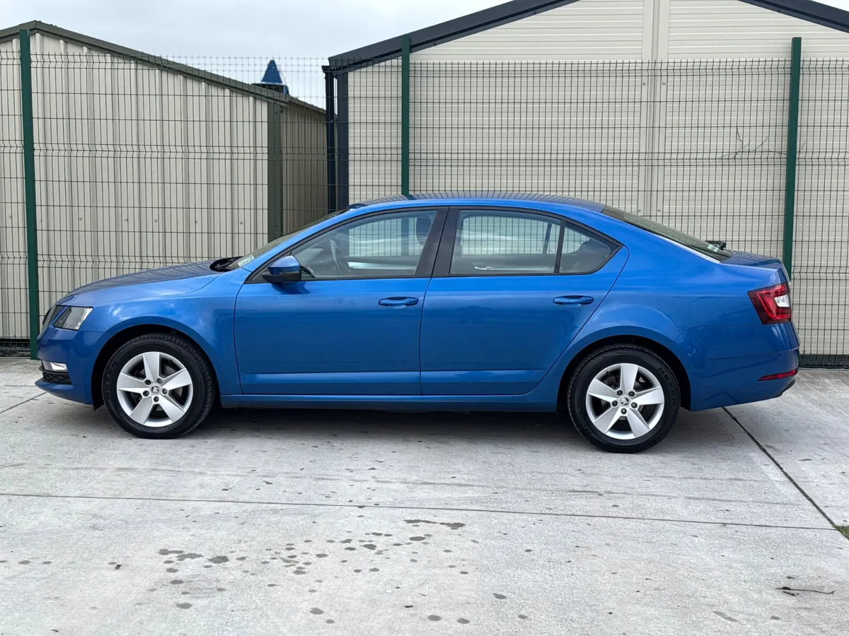 Skoda Octavia 181 low Kms!! - Image 4