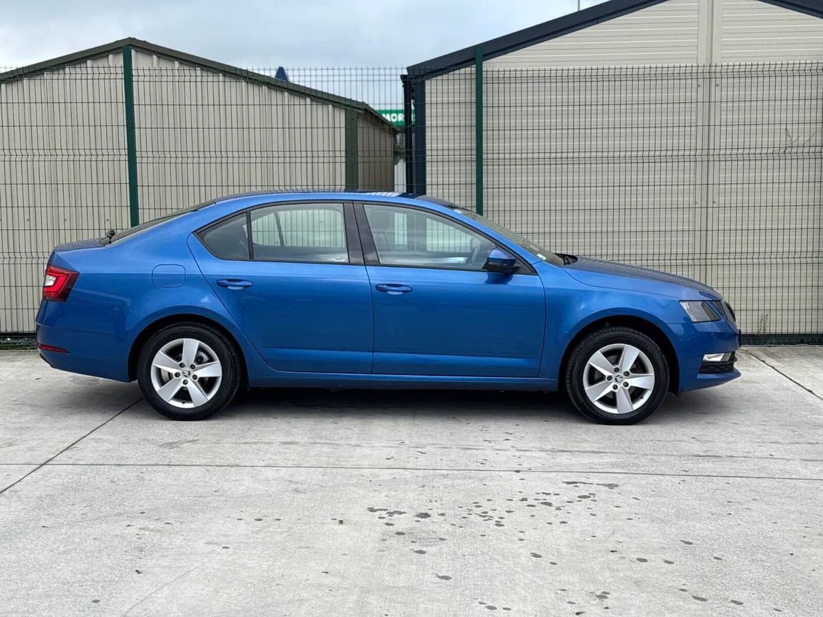 Skoda Octavia 181 low Kms!! - Image 3