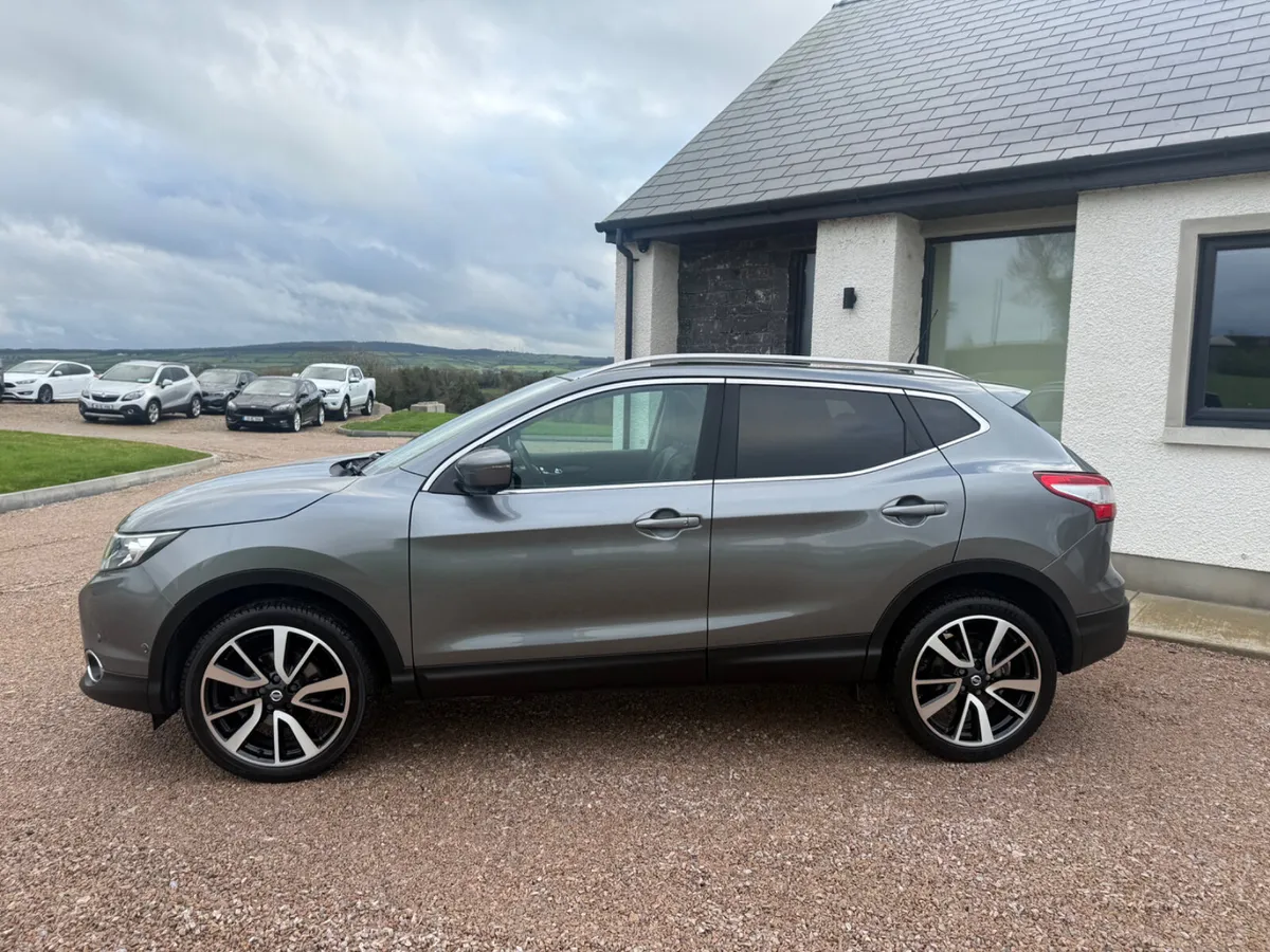 171 Nissan Qashqai Tekna - Image 2