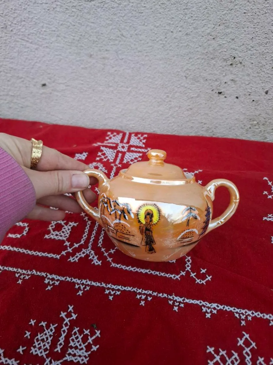 Orange asian china sugar bowl postage possible - Image 1