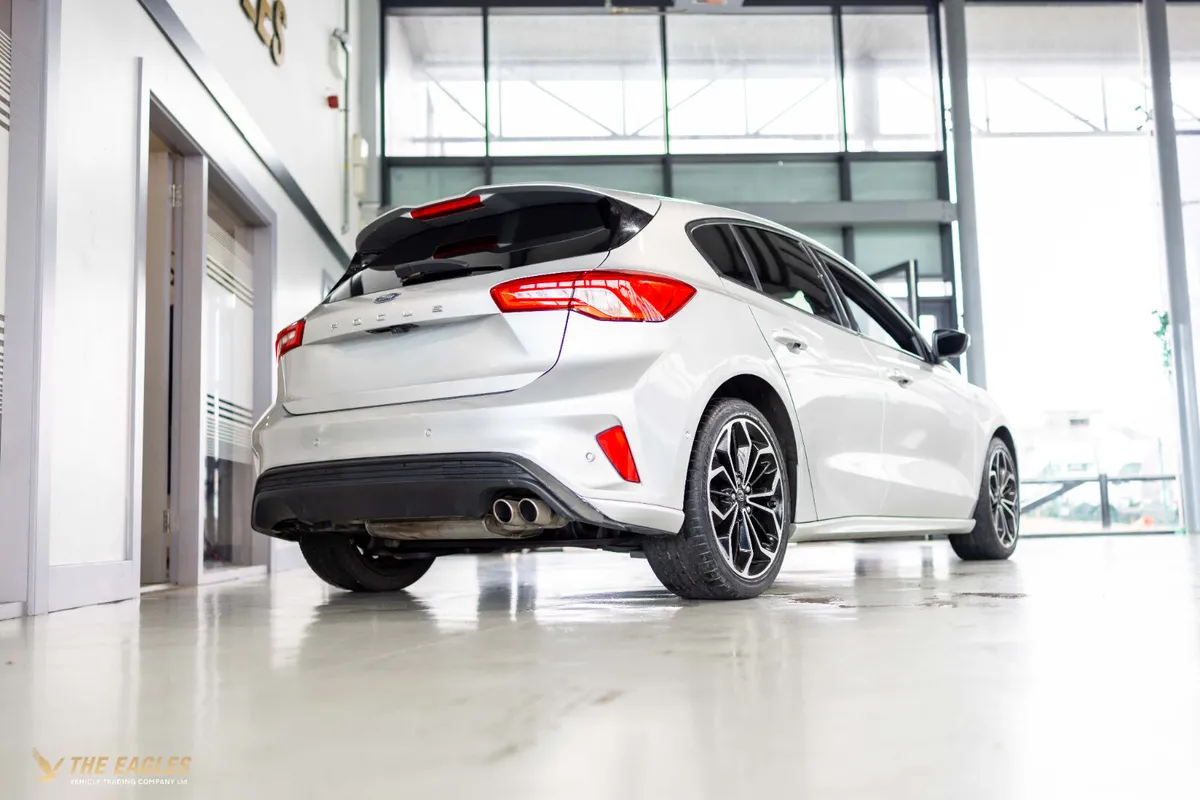 Ford Focus ST-LINE EDITION 5DR 1.5 TD 120 M6 - Image 4