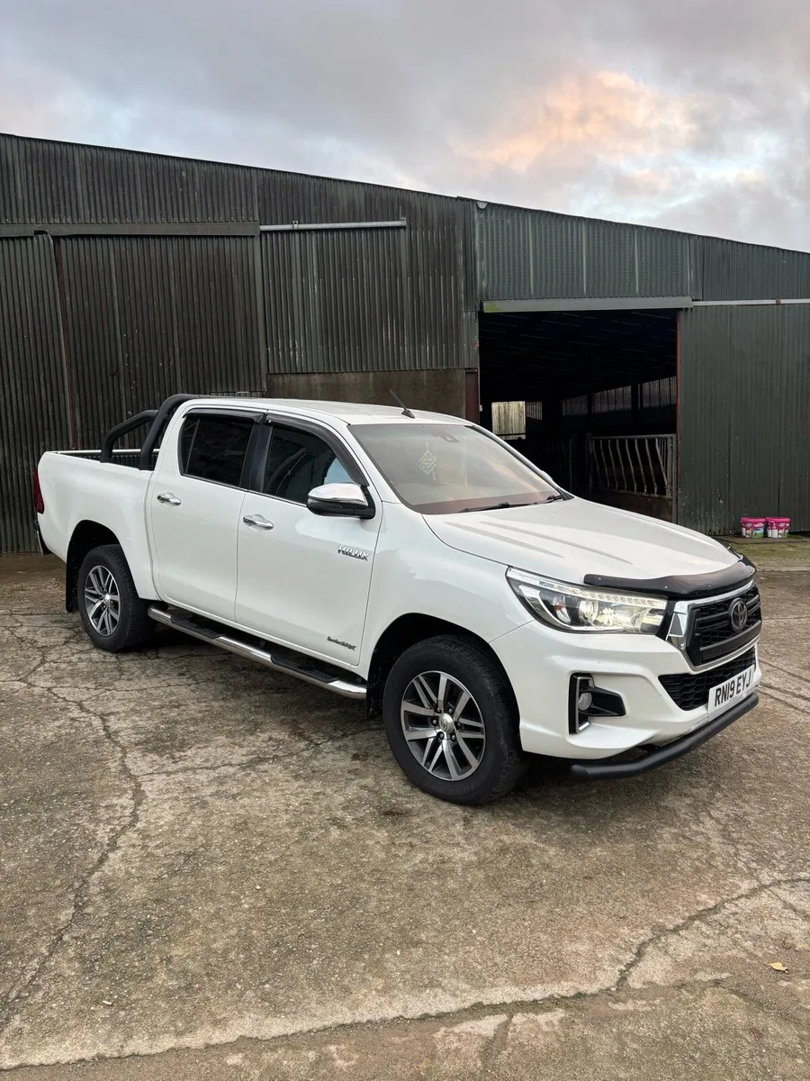 Toyota Hilux - Image 1